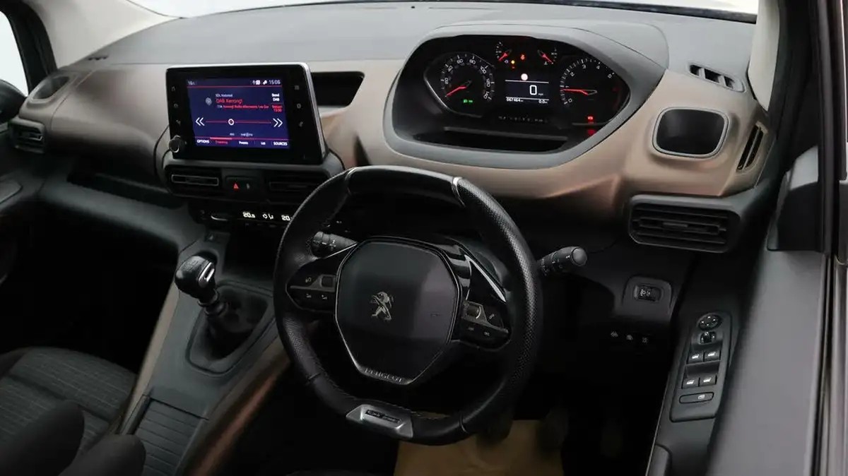 2019-peugeot-rifter-12-puretech-gt-line-standardss-big-8