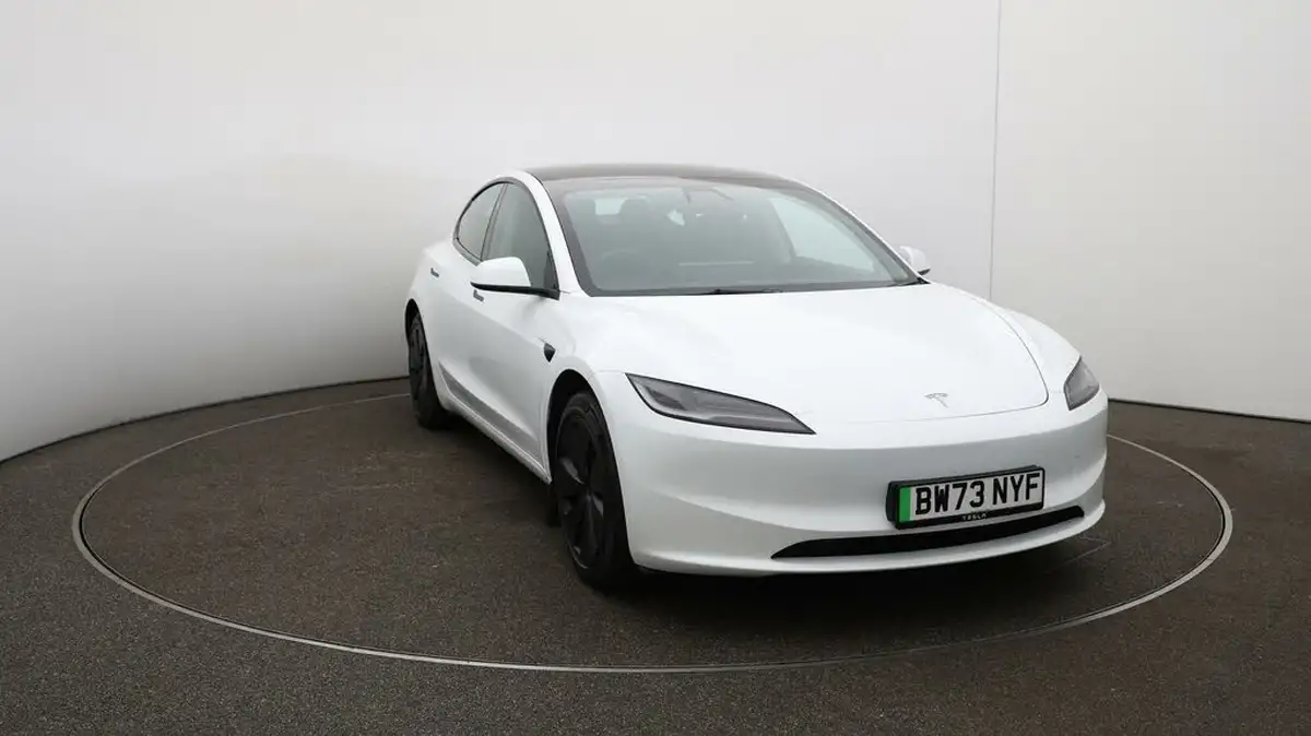 2024-tesla-model-3-e-rwd-big-33
