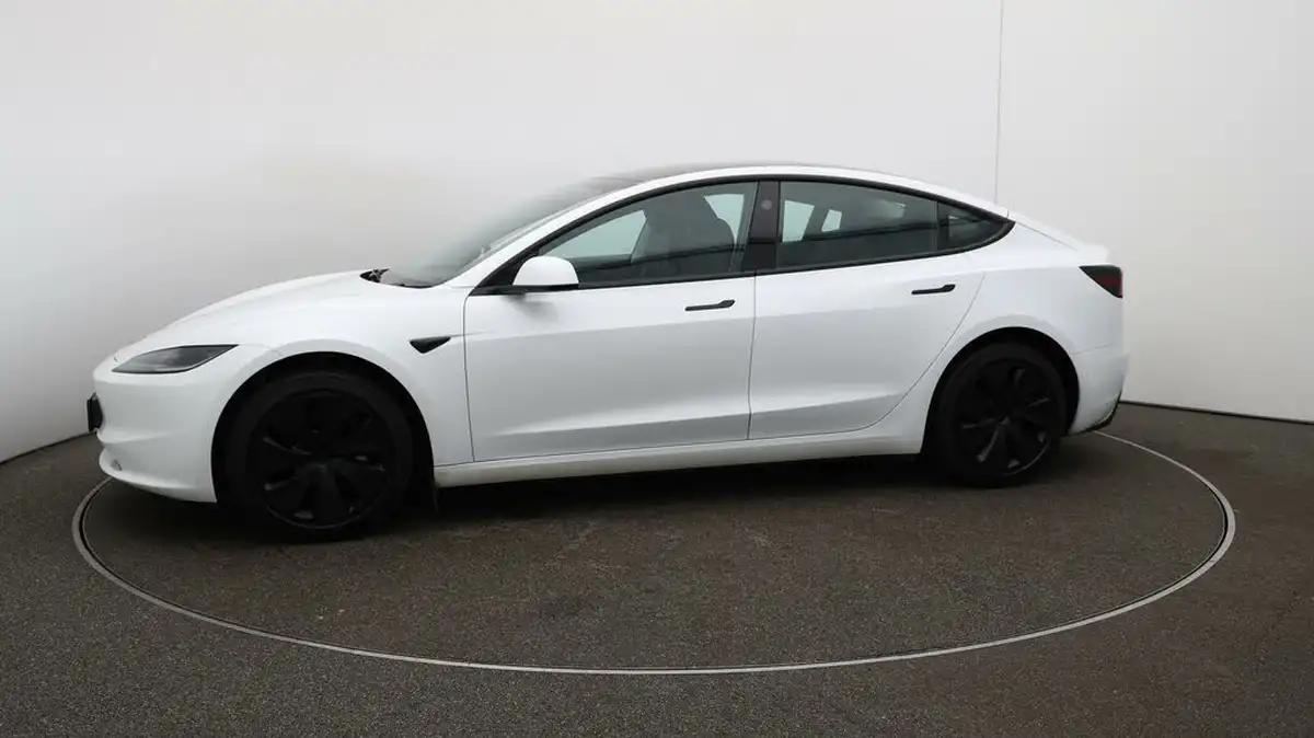 2024-tesla-model-3-e-rwd-big-57