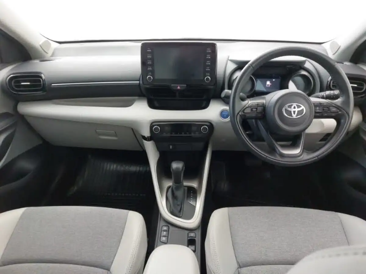 2022-toyota-yaris-15-vvt-i-excel-big-2