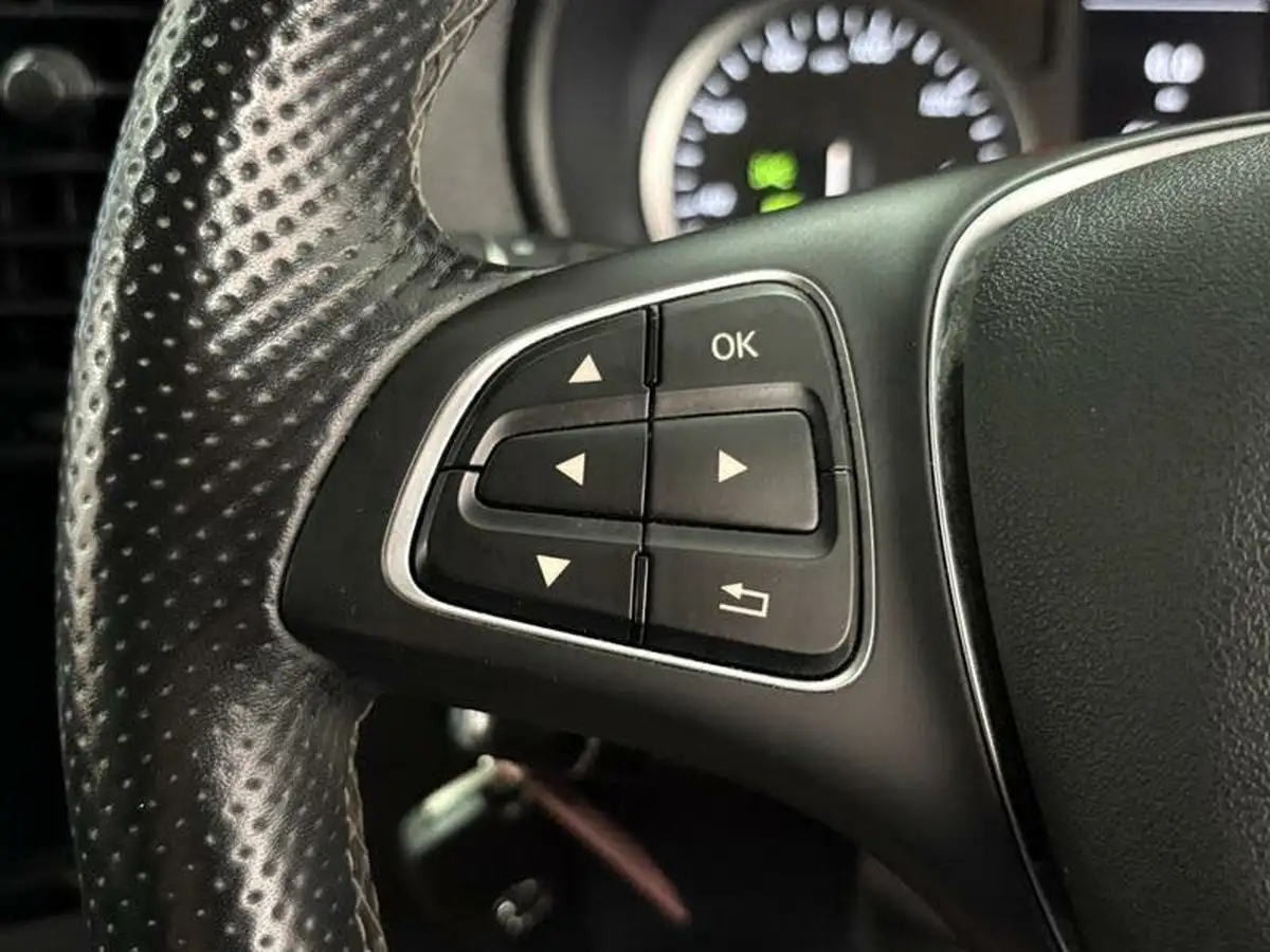 2022-mercedes-benz-vito-big-15
