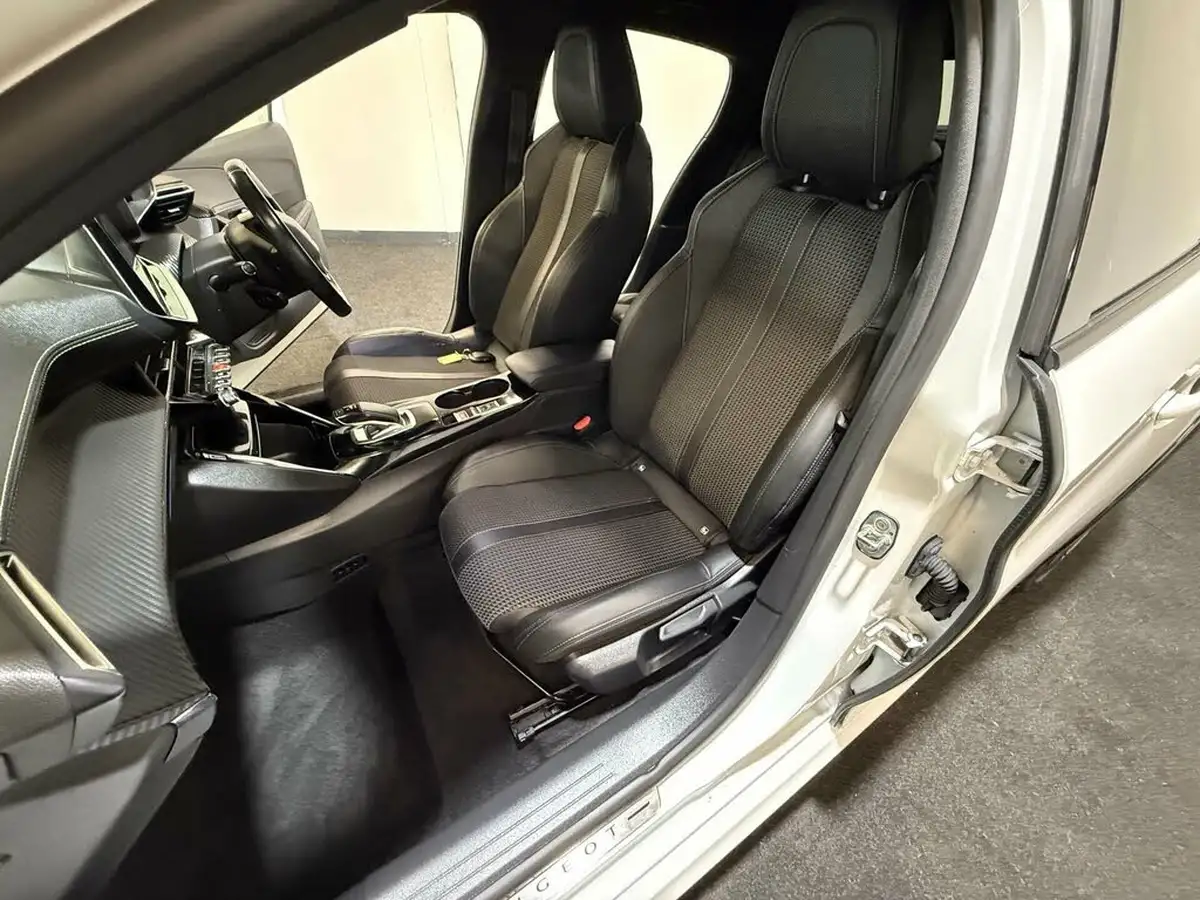 2020-peugeot-208-e-gt-line-big-46