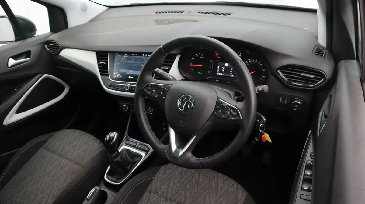 2020-vauxhall-crossland-x-12i-sri-nav-big-9