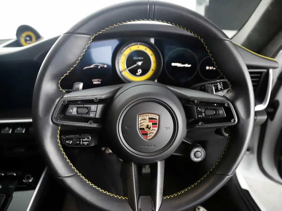 2022-porsche-911-38-turbo-coupe-big-11