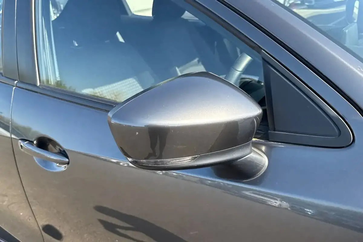 2019-mazda-mazda2-15-se-l-nav-big-27