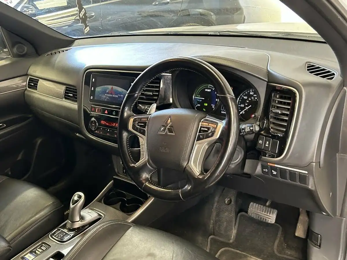 2019-mitsubishi-outlander-24-4h-phev-big-31