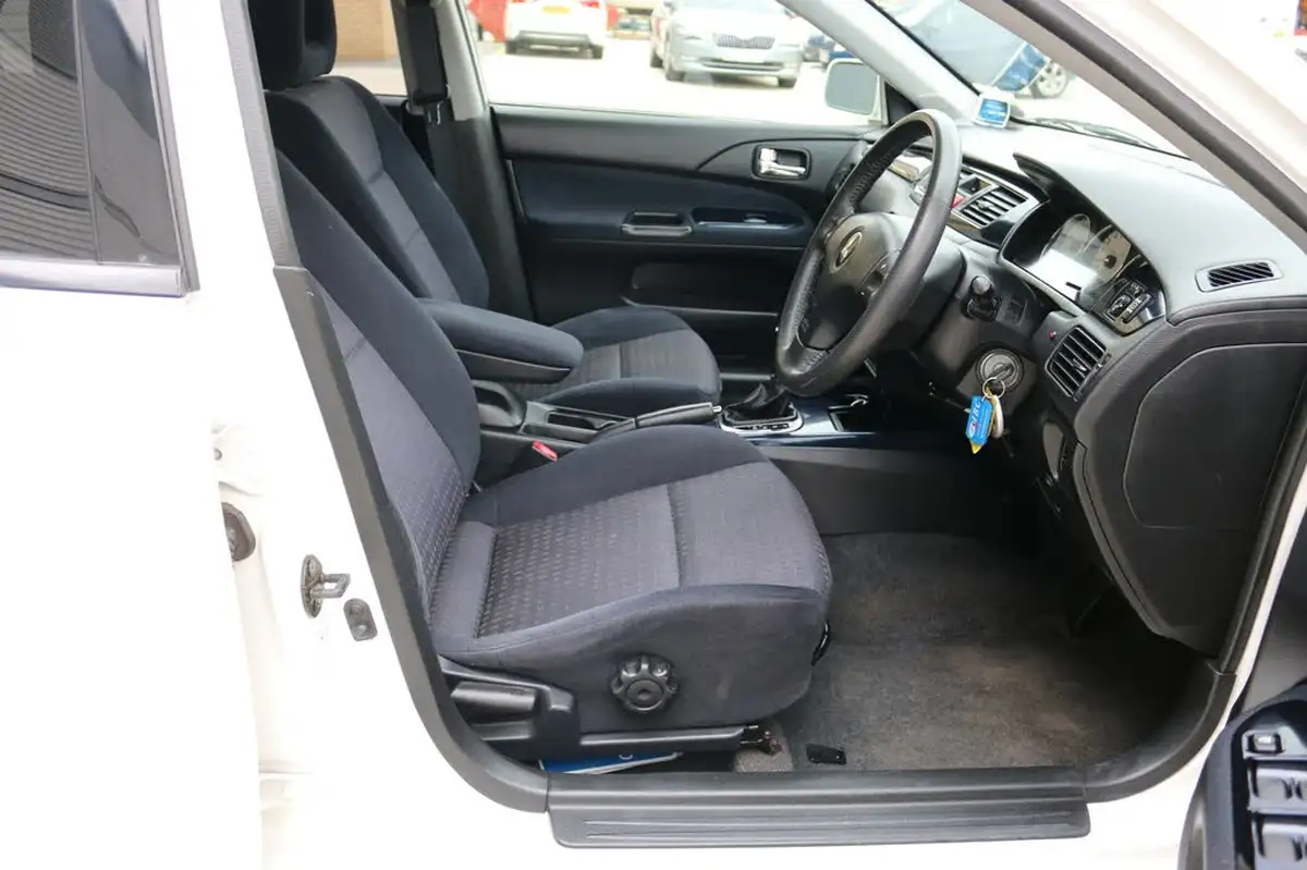 2002-mitsubishi-lancer-big-36
