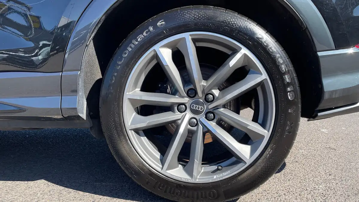 2021-audi-q3-15-35-tfsi-black-edition-codcomfort-sound-pack-station-wagon-big-17
