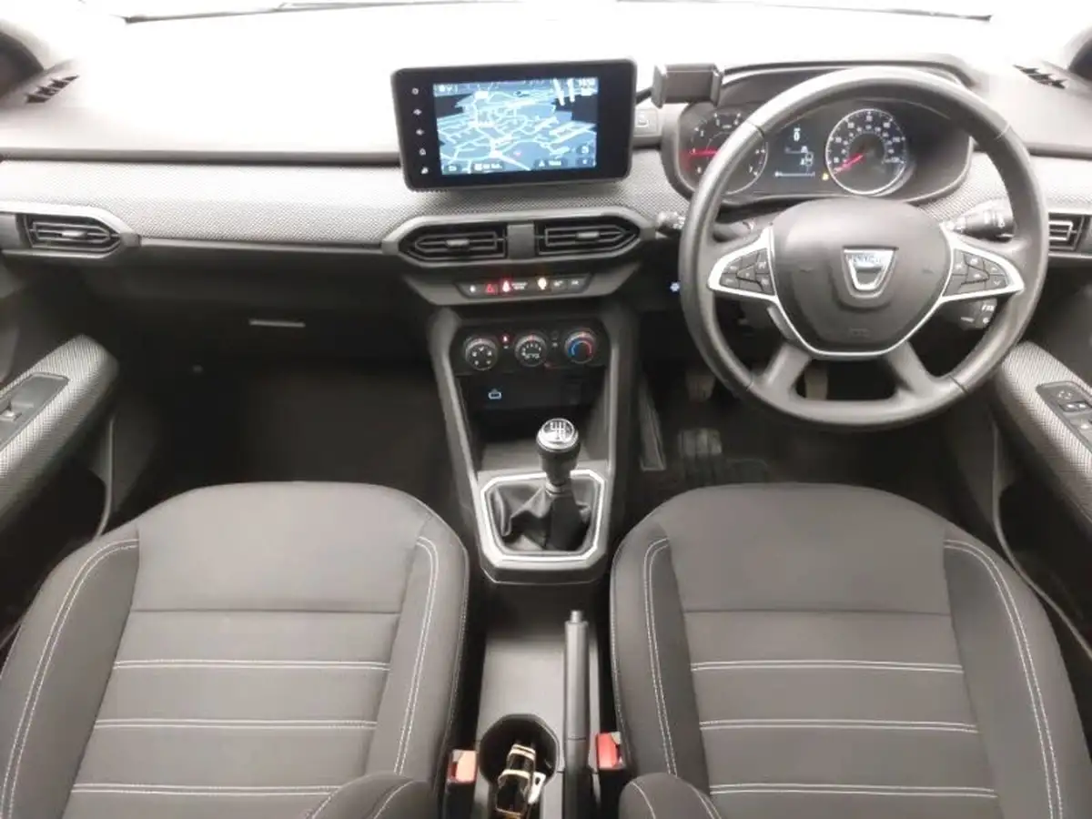 2022-dacia-sandero-10-tce-comfort-90bhp-big-2