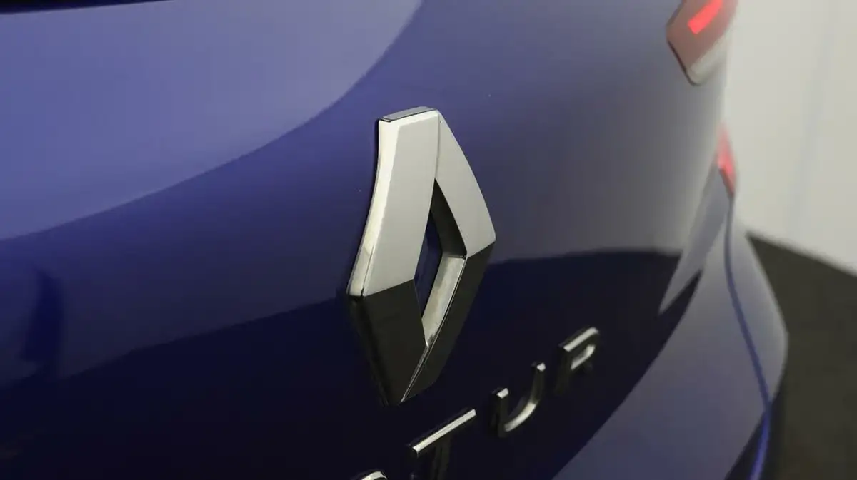 2021-renault-captur-10-tce-iconic-90ps-big-19