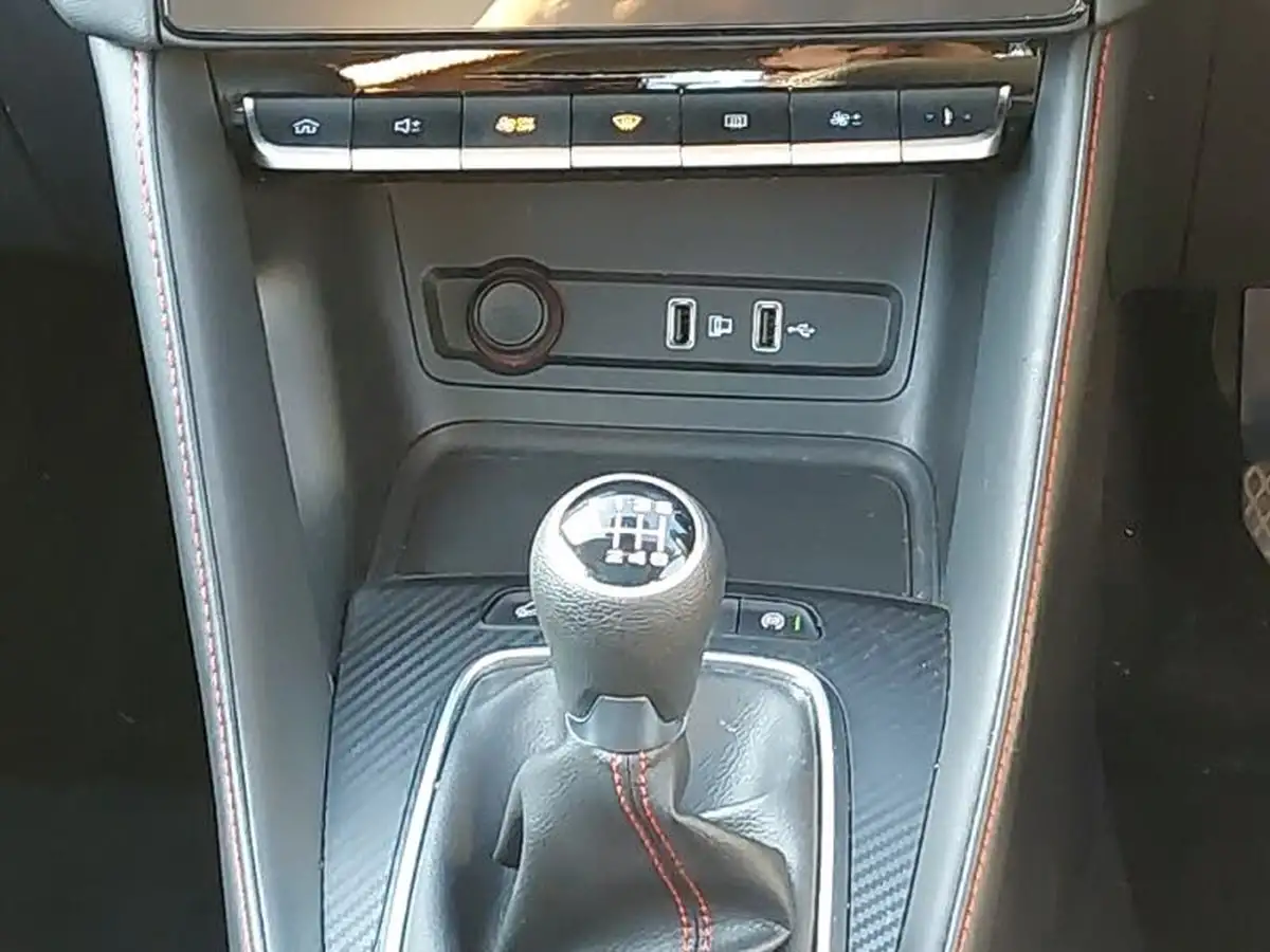 2022-mg-zs-suv-10t-gdi-exclusive-big-10