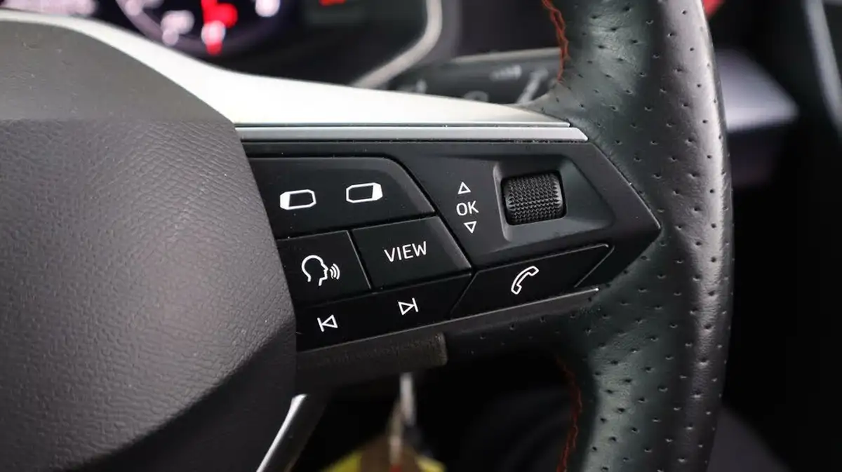 2022-seat-arona-10-tsi-fr-sport-big-24