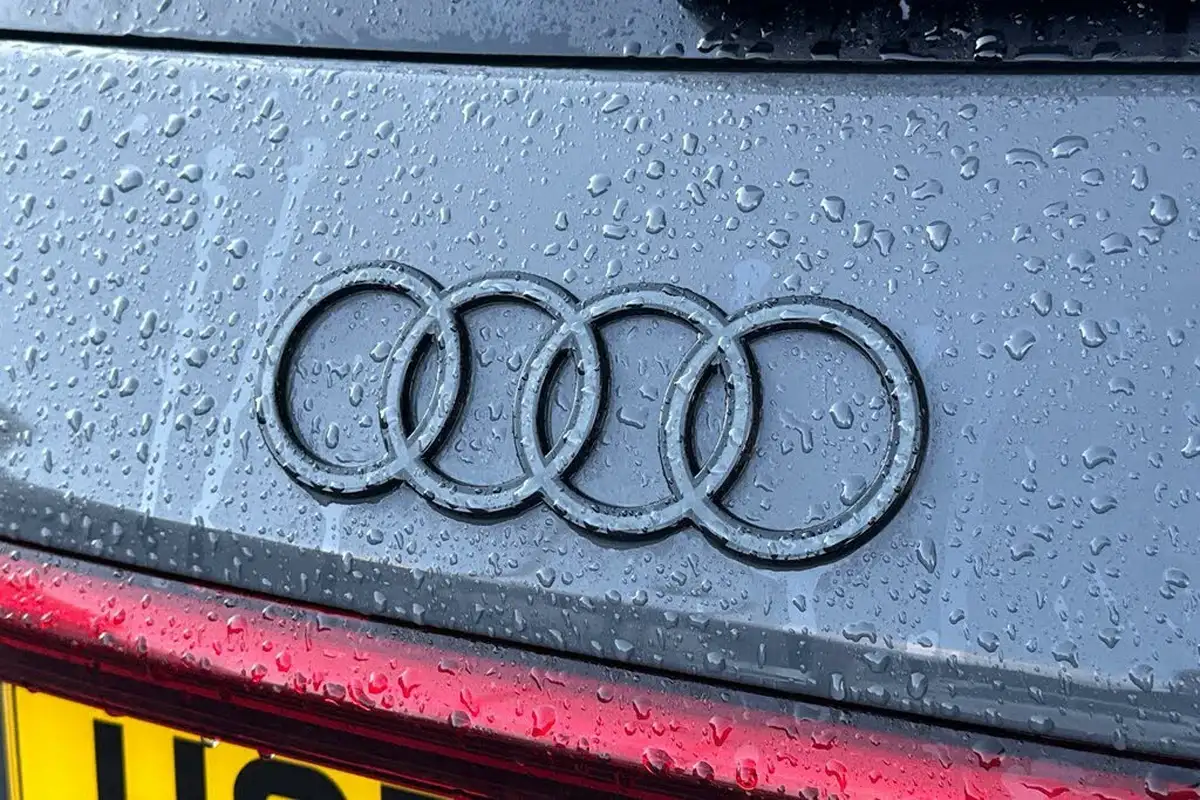 2024-audi-sq6-e-tron-e-launch-edition-big-50