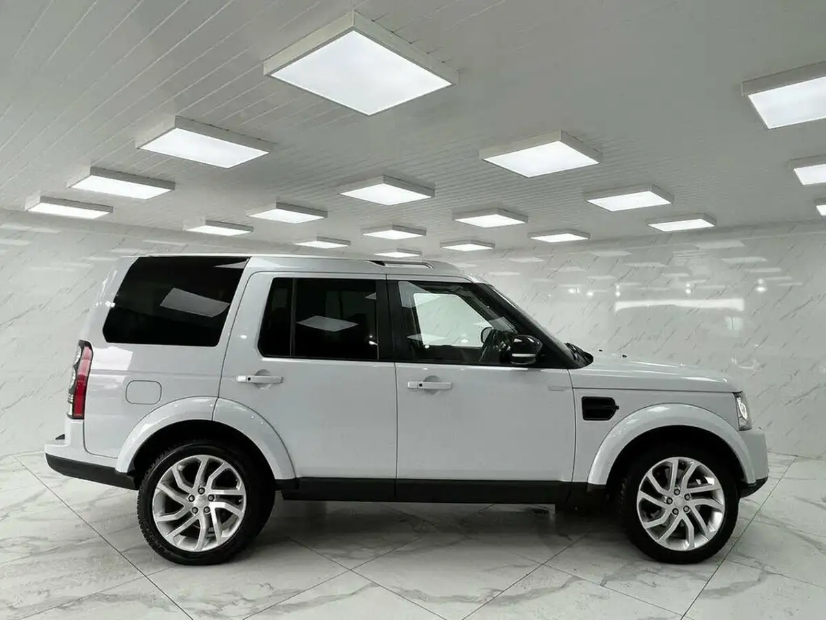 2016-land-rover-discovery-4-30-sd-v6-landmark-big-11