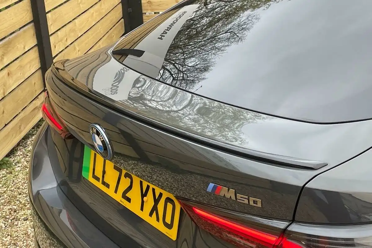 2022-bmw-i4-e-m50-big-14