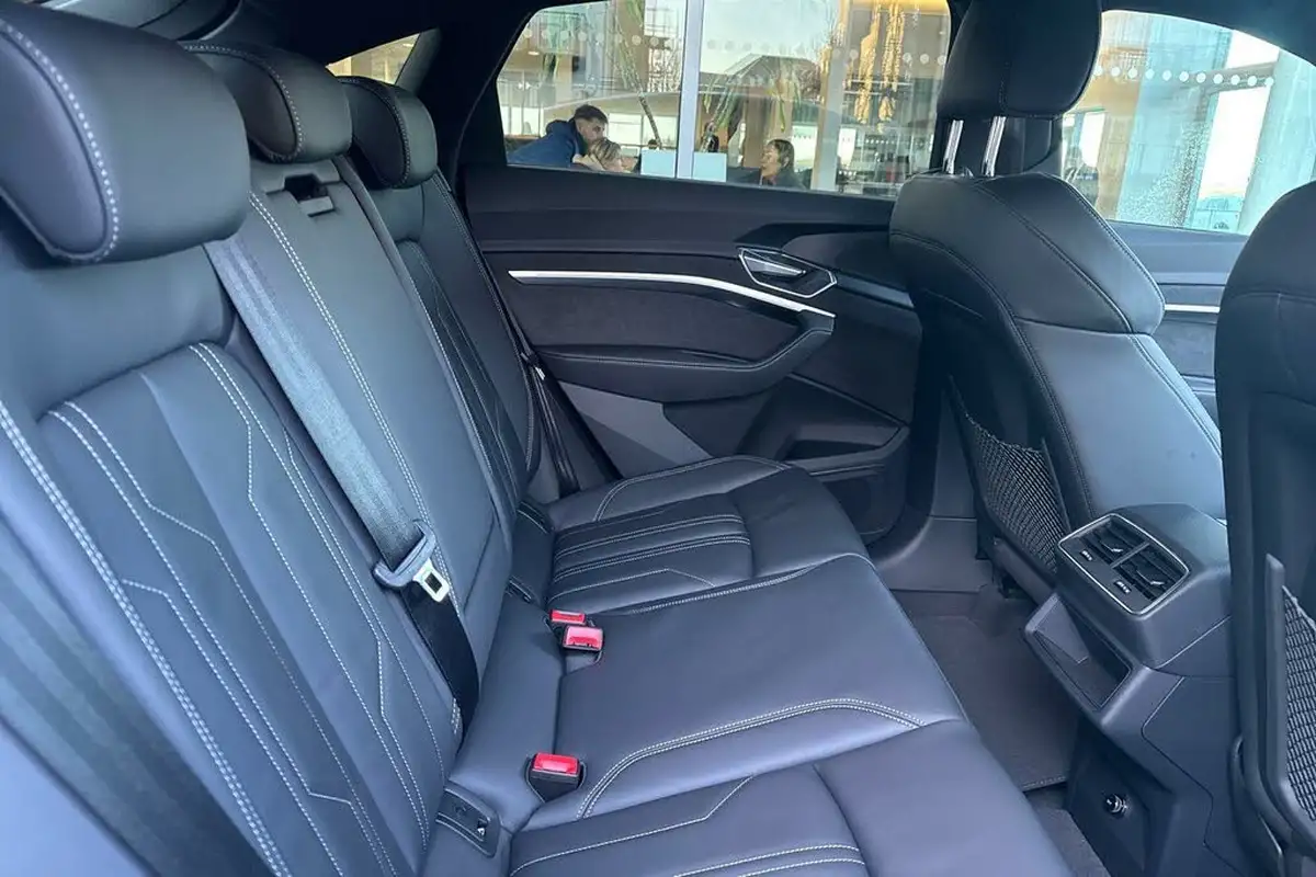 2024-audi-q8-e-tron-50e-black-edition-sportback-big-19