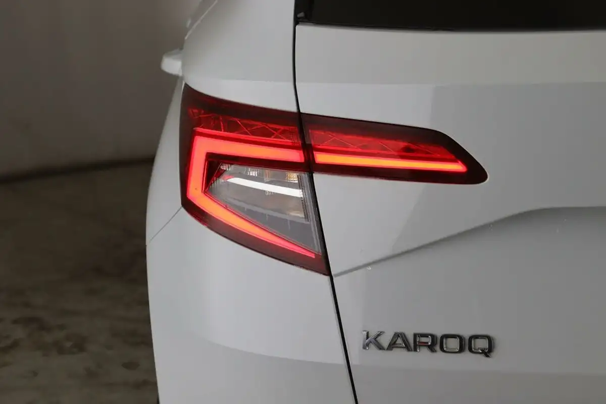 2021-skoda-karoq-15-tsi-se-big-9