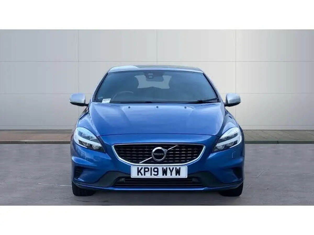 2019-volvo-v40-20-t3-r-design-edition-big-2