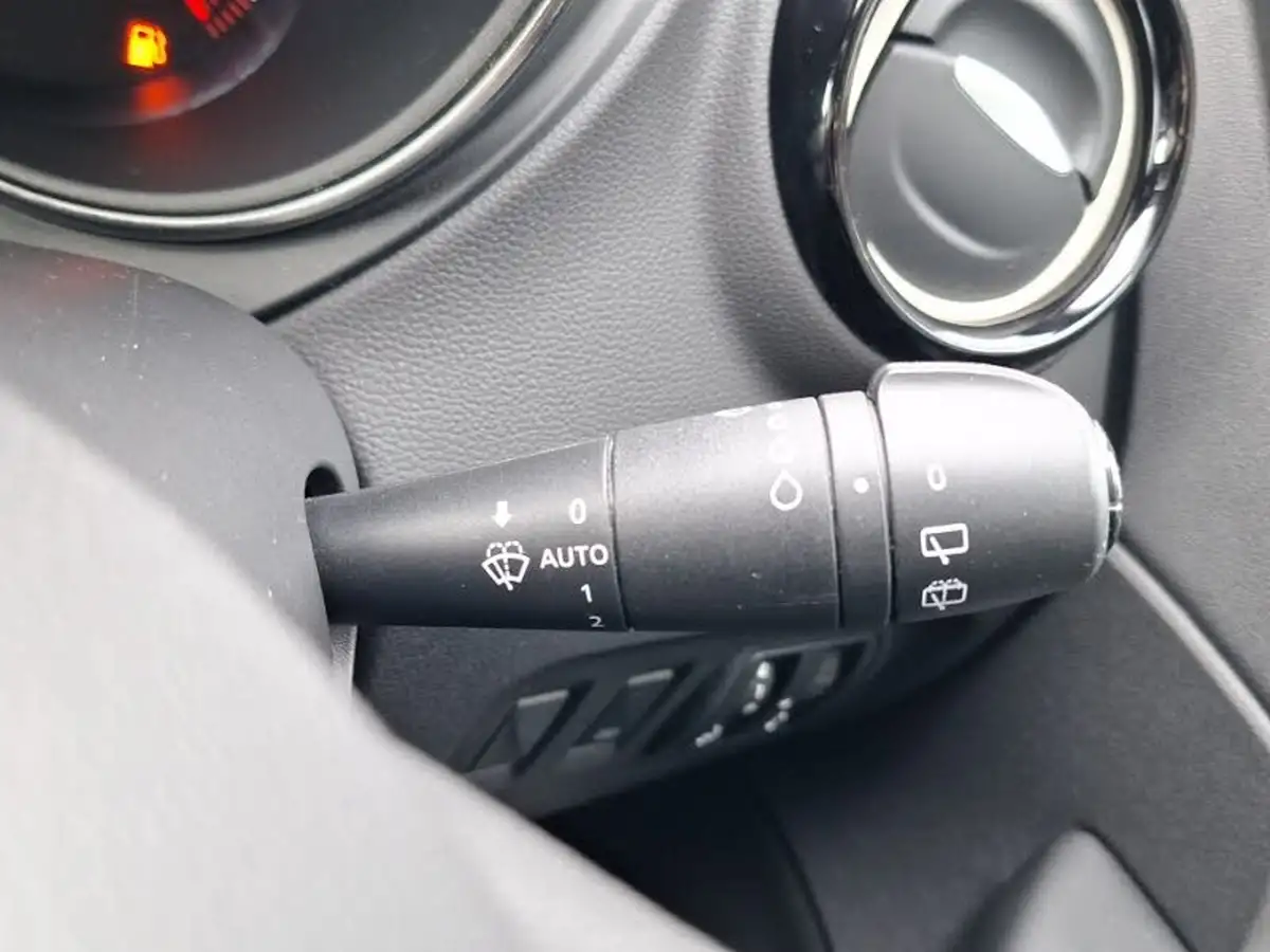 2019-renault-captur-09-tce-play-big-13