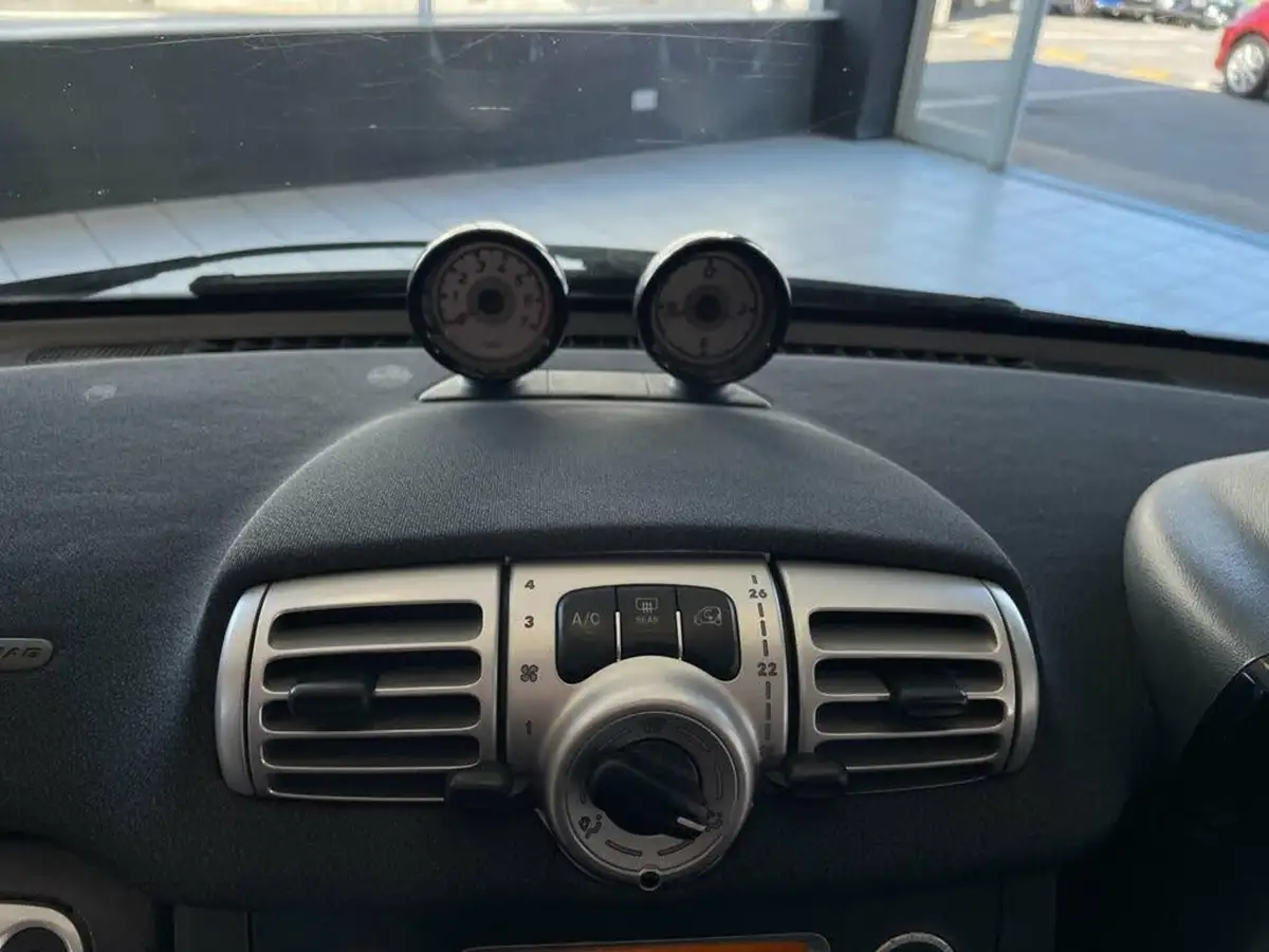 2013-smart-fortwo-10-edition-21-cabriolet-big-28