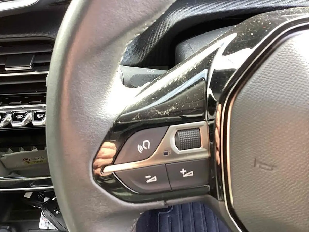 2021-peugeot-2008-suv-12-puretech-allure-100bhp-big-16