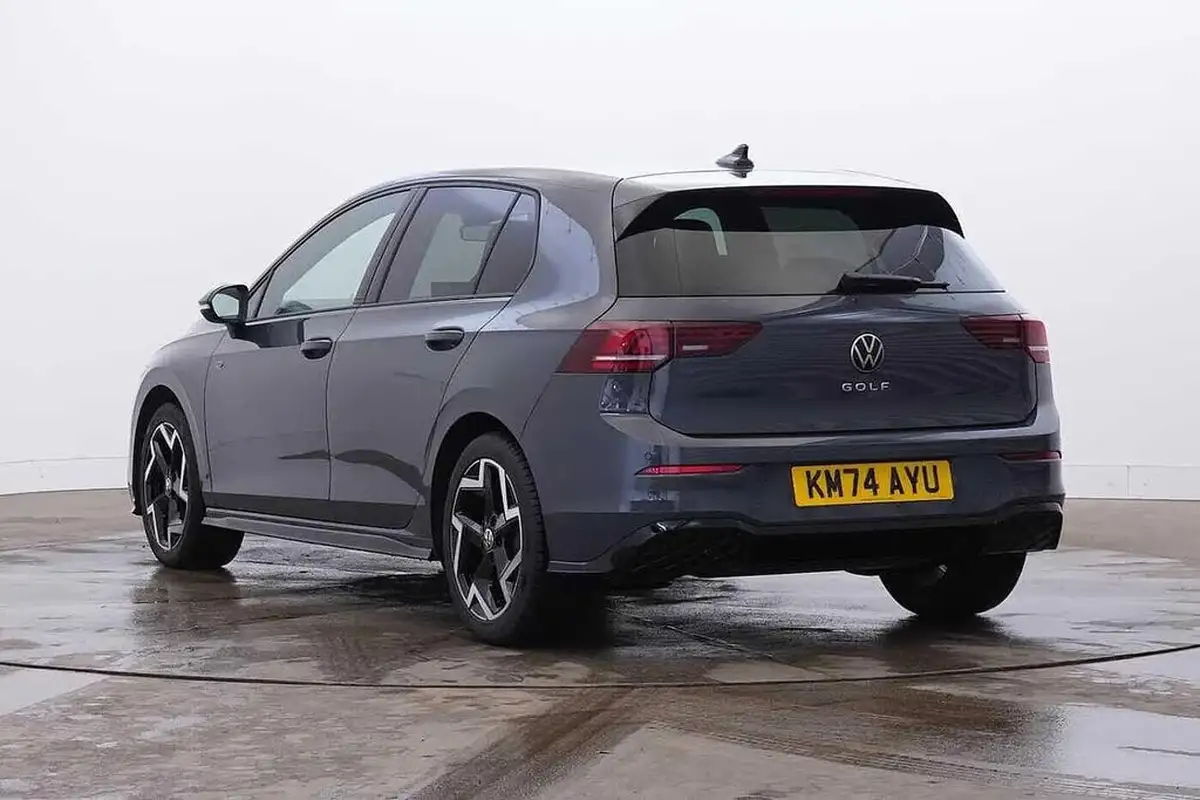 2024-volkswagen-golf-15-tsi-r-line-150ps-hatchback-big-2