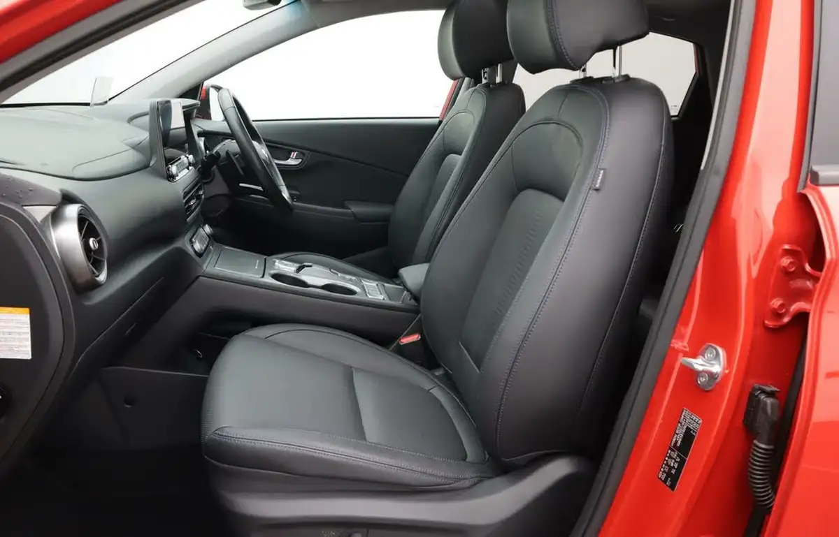 2022-hyundai-kona-e-ultimate-big-14