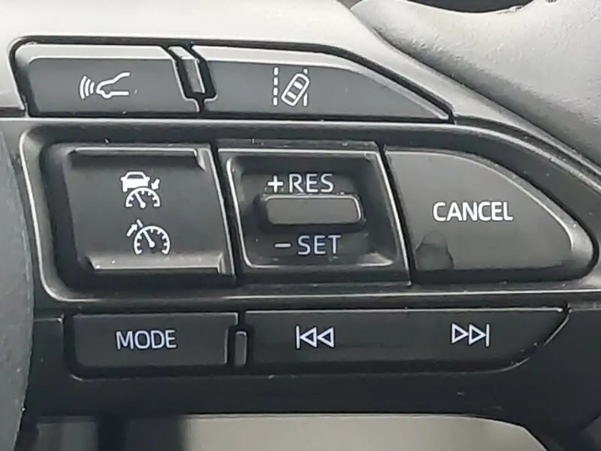 2022-toyota-yaris-cross-15-vvt-i-icon-big-12