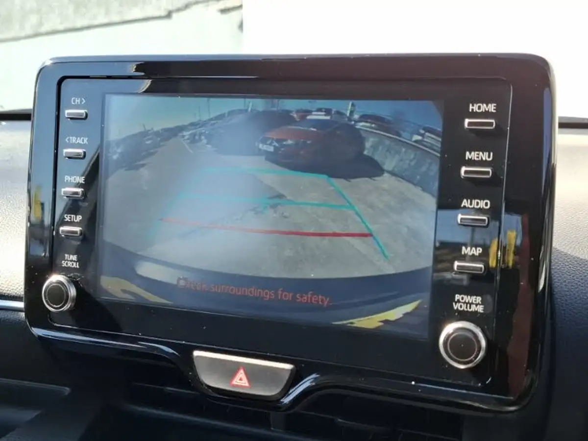 2022-mazda-mazda2-15-agile-big-10