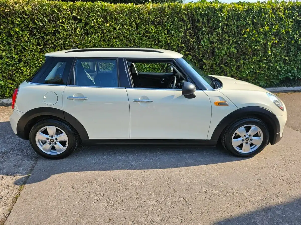 2017-mini-cooper-12-one-5d-big-3
