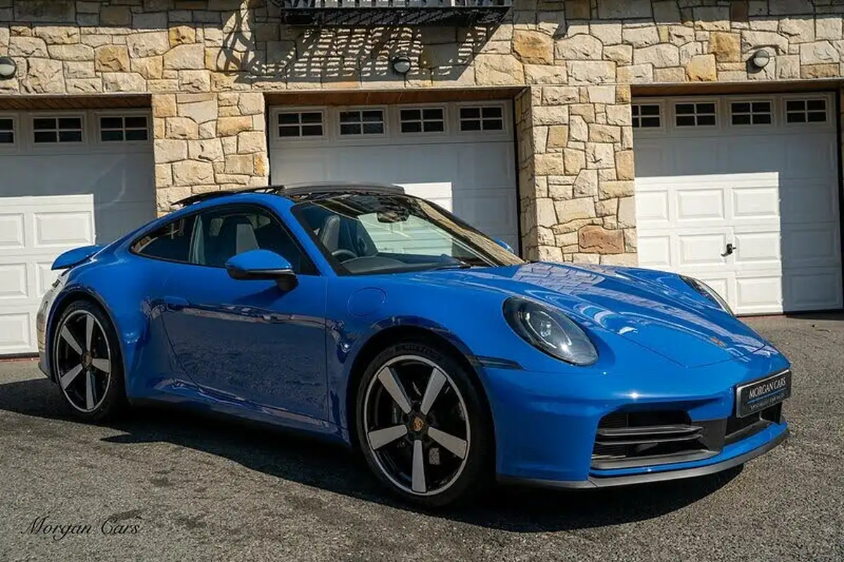 2025-porsche-911-30-carrera-394ps-coupe-big-2