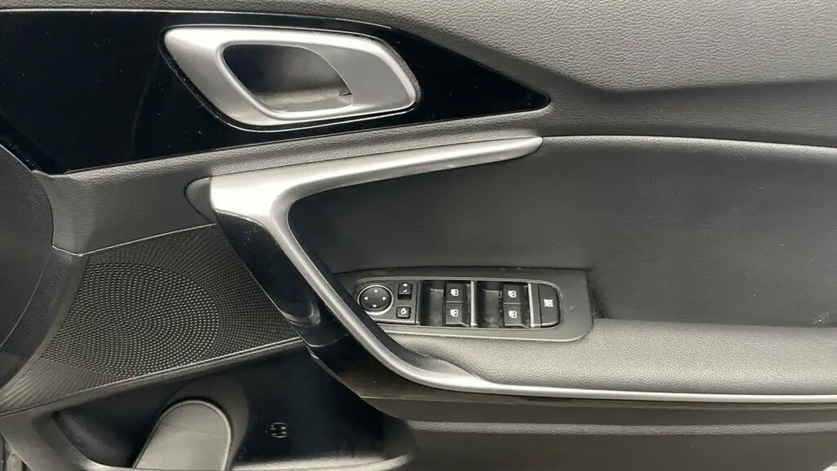 2022-kia-xceed-10-t-gdi-connect-big-23