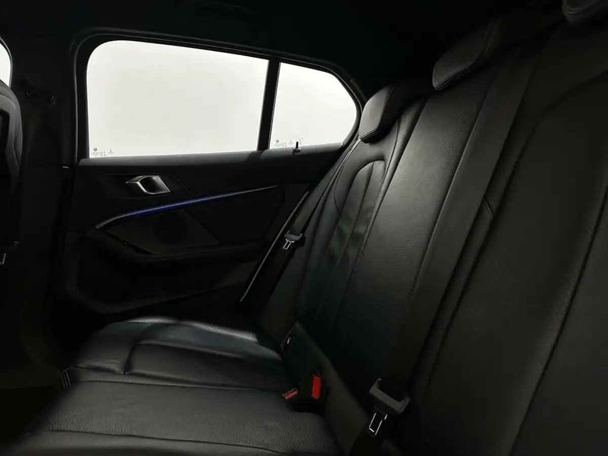 2020-bmw-1-series-20td-118d-m-sport-big-38