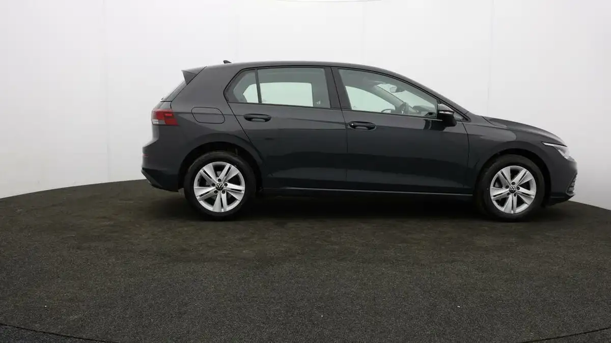 2022-volkswagen-golf-20tdi-life-hatchback-big-30