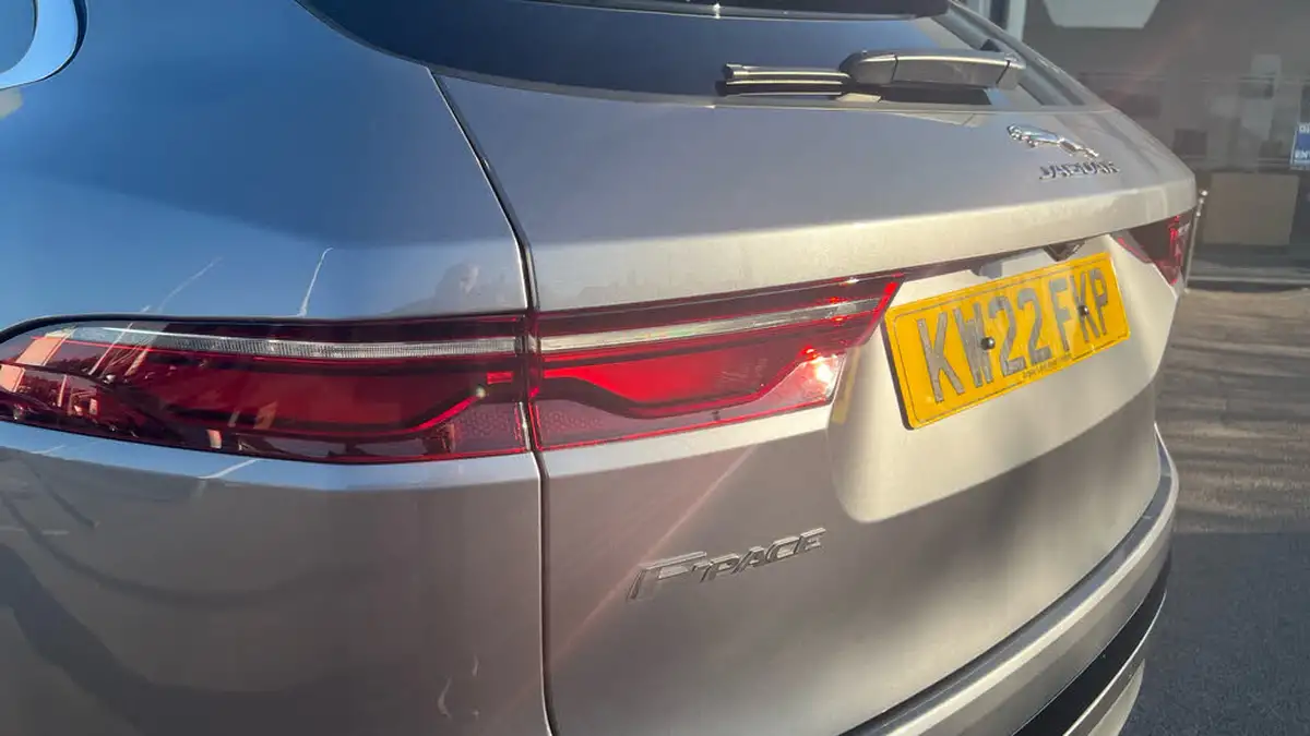 2022-jaguar-f-pace-20-p250-r-dynamic-hse-big-18