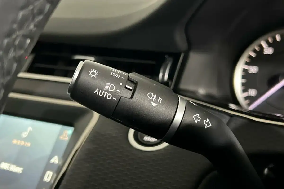 2022-land-rover-range-rover-evoque-20-d200-r-dynamic-s-big-23