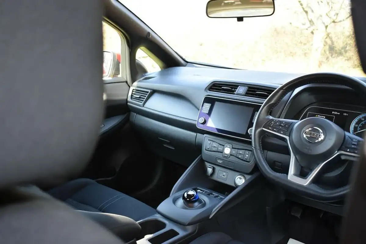 2021-nissan-leaf-e-acenta-big-9
