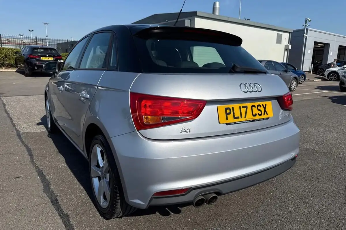 2017-audi-a1-14-tfsi-sportback-5d-big-6