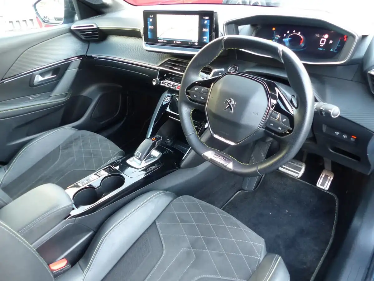 2021-peugeot-208-12-puretech-gt-premium-130bhp-eat8-big-3
