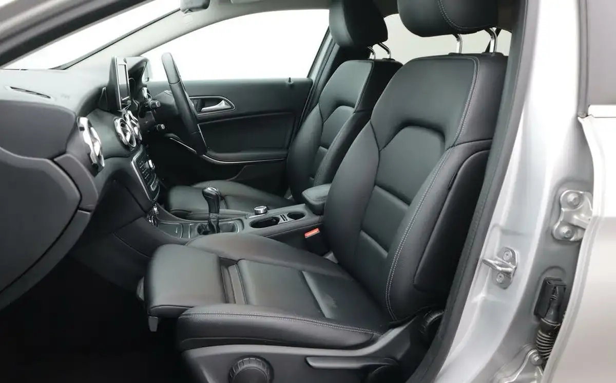 2017-mercedes-benz-gla-class-16-gla-200-se-big-14
