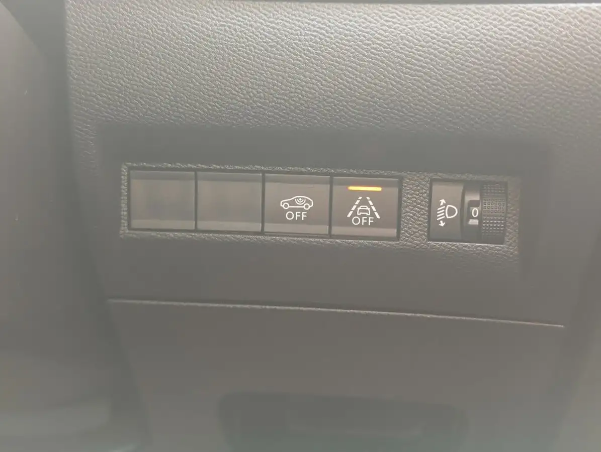 2021-peugeot-208-12-puretech-active-premium-75bhp-big-13