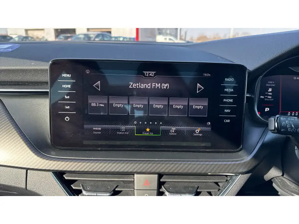 2022-skoda-kamiq-10-tsi-monte-carlo-109ps-dsg-big-11