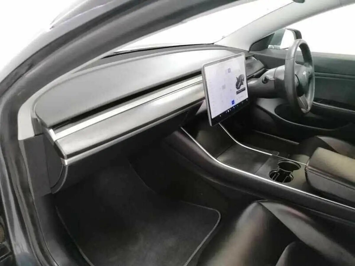 2019-tesla-model-3-e-long-range-4x4-big-13
