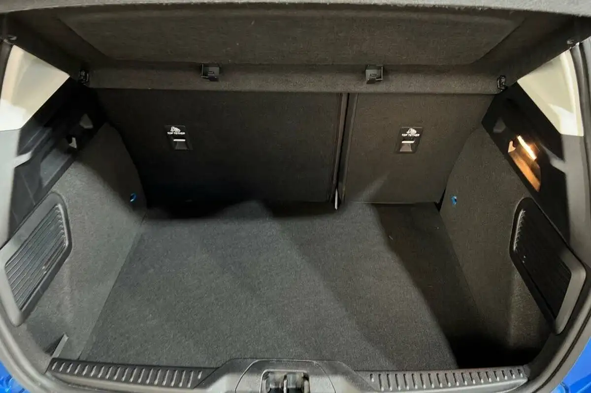 2022-ford-focus-10t-titanium-155ps-hybrid-mhev-hatchback-big-38
