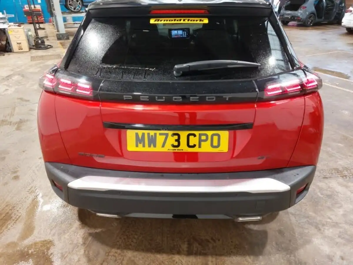 2023-peugeot-2008-suv-big-12