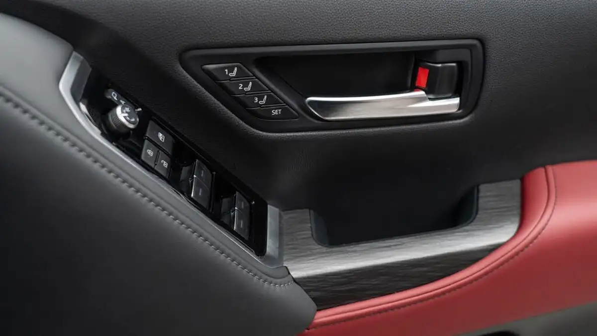 2024-toyota-land-cruiser-big-31