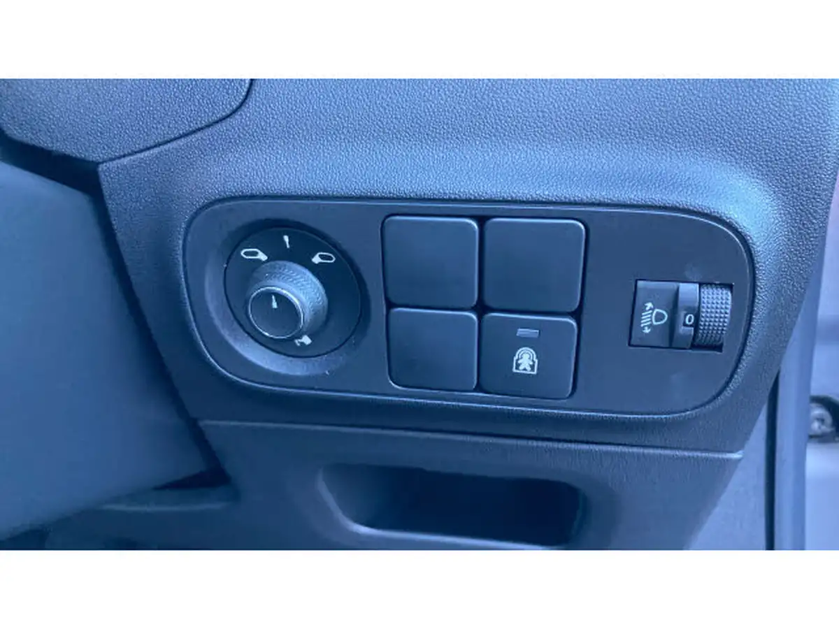 2023-citroen-c3-12-puretech-elle-83ps-ss-big-22