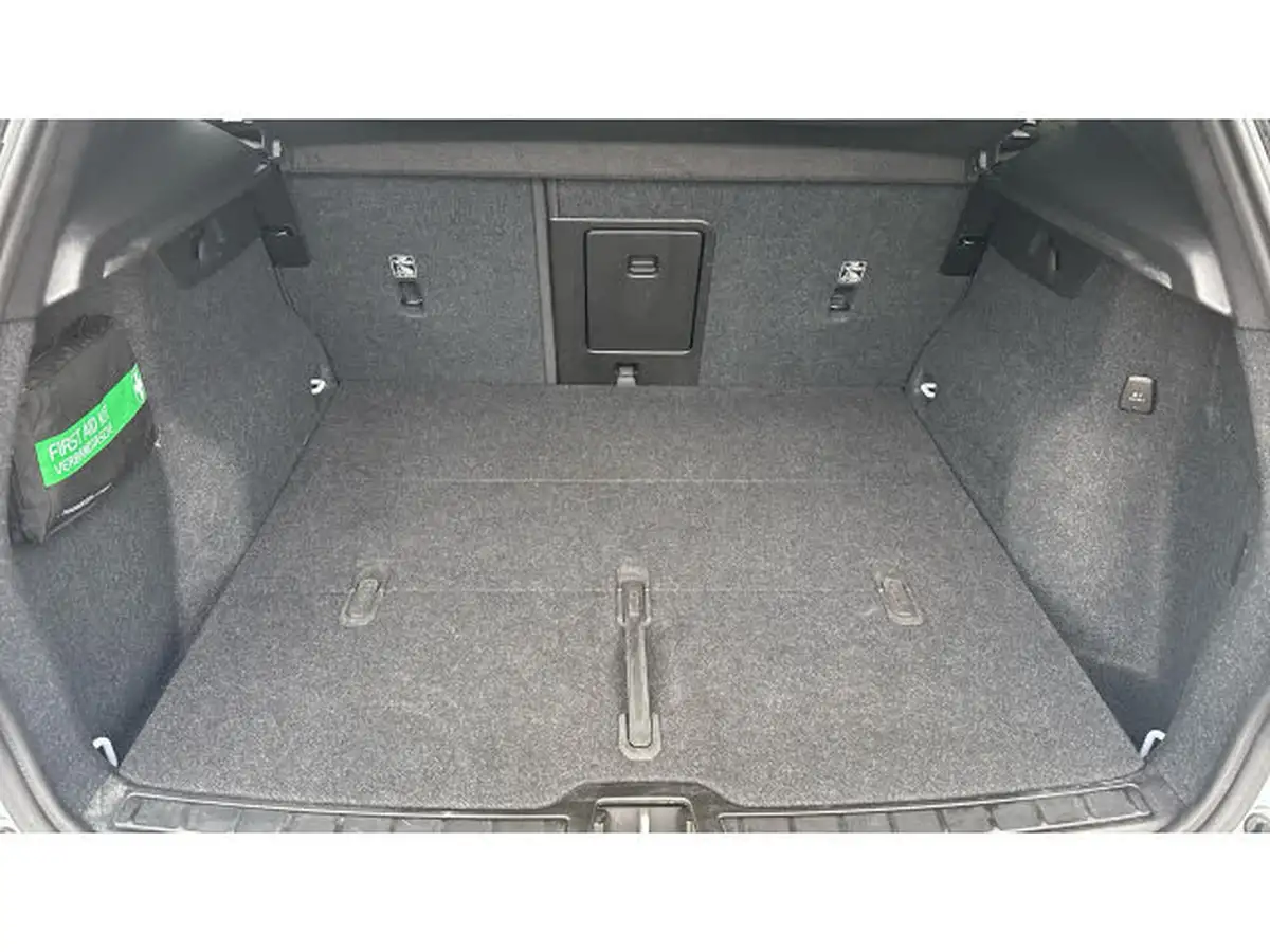 2024-volvo-xc40-20-b4-plus-big-16
