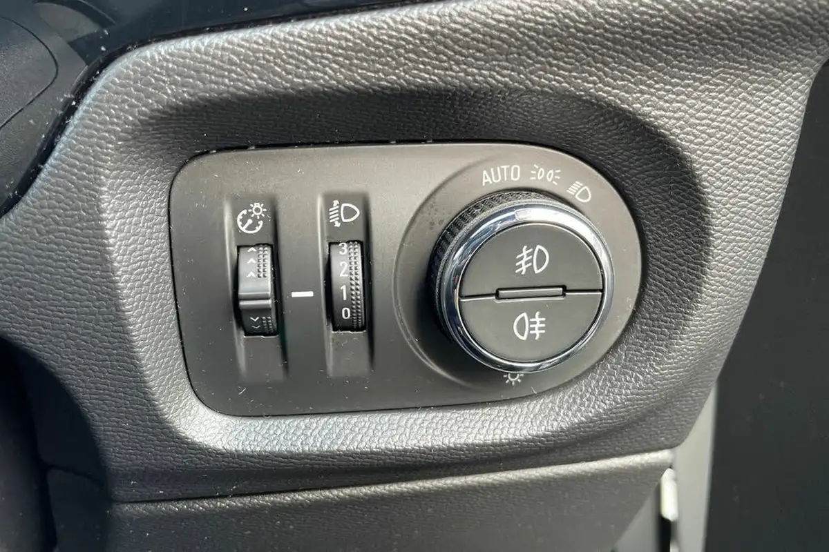 2020-vauxhall-corsa-12-turbo-sri-nav-big-20