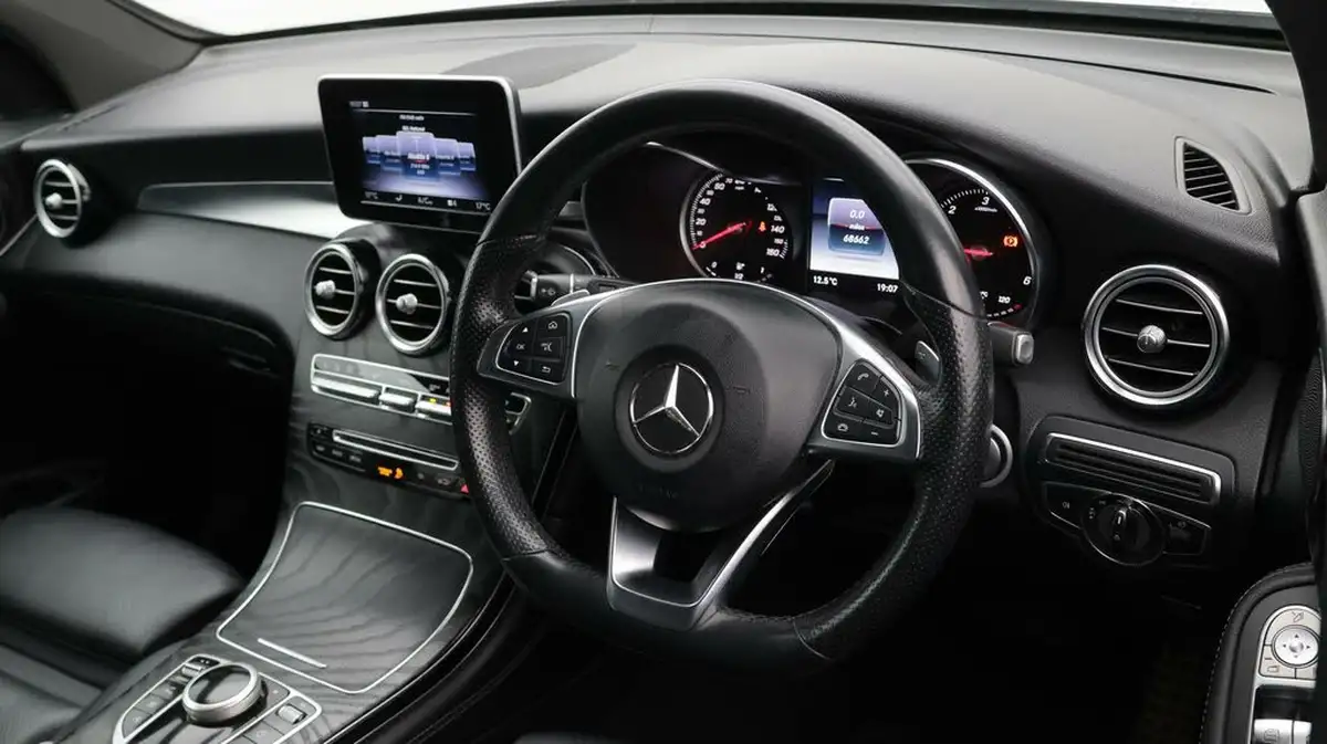 2018-mercedes-benz-glc-class-21d-glc220d-amg-line-ss-station-wagon-5d-big-9
